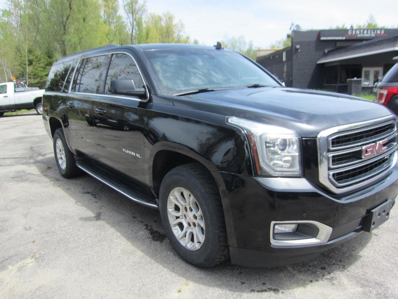 2016 GMC Yukon XL SLE Photo2