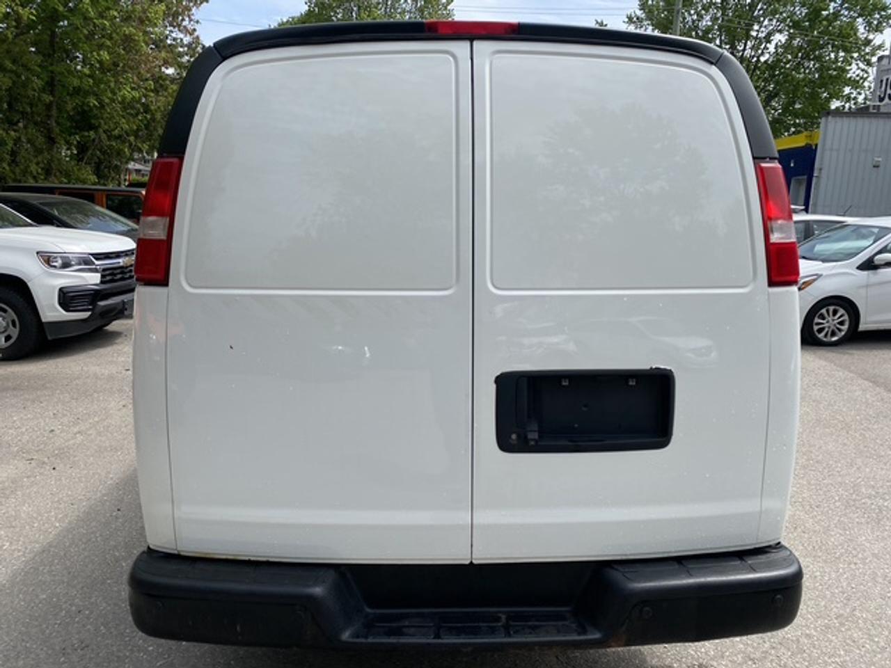 2020 Chevrolet Express 2500 Photo