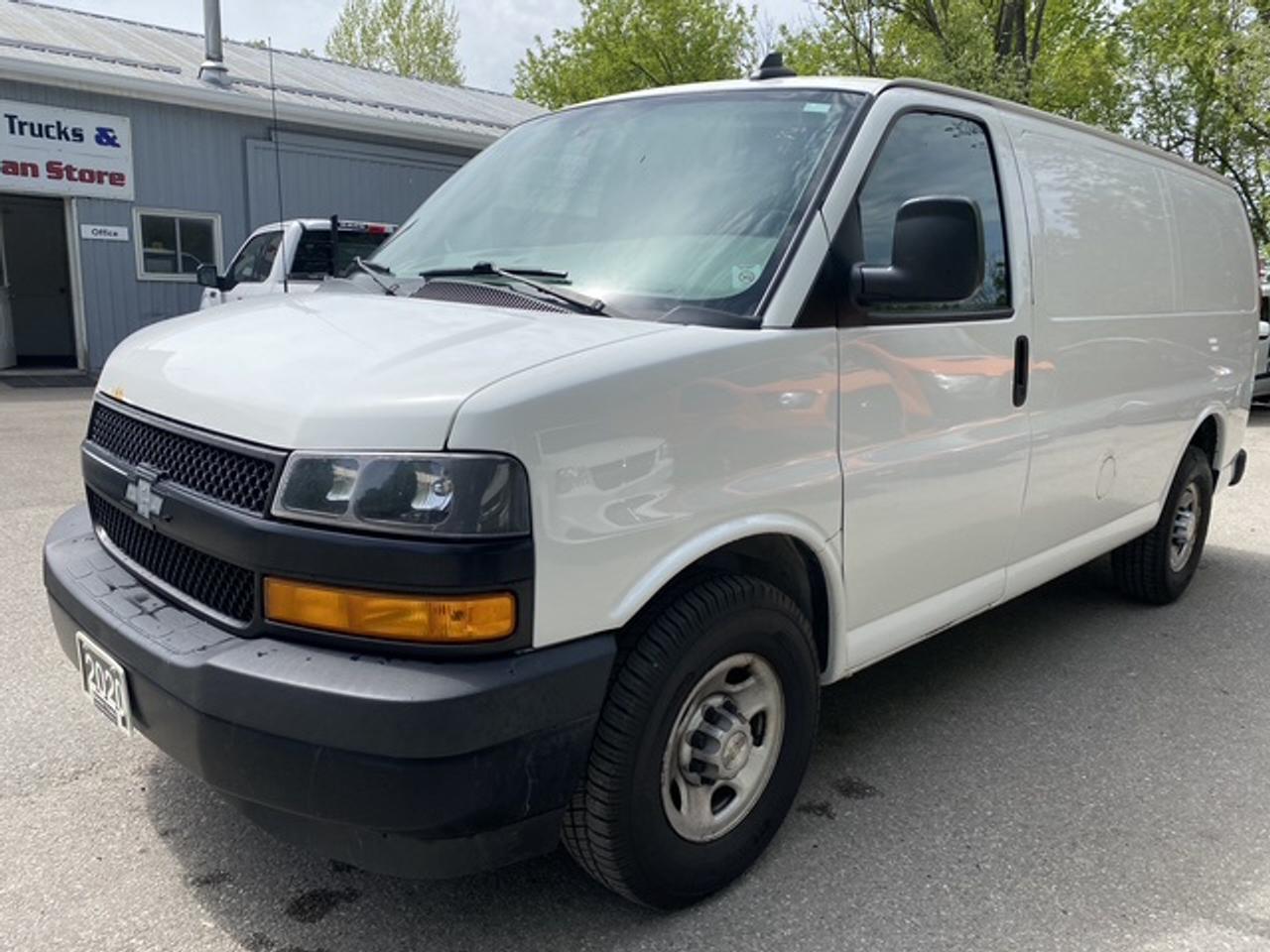 2020 Chevrolet Express 2500 Photo0
