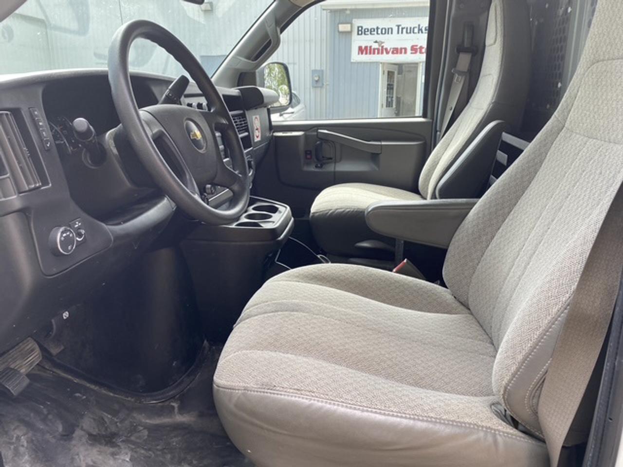 2020 Chevrolet Express 2500 Photo