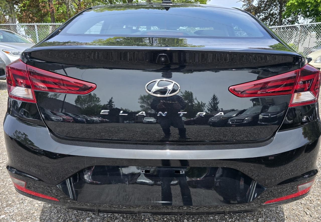 2020 Hyundai Elantra SEL Photo