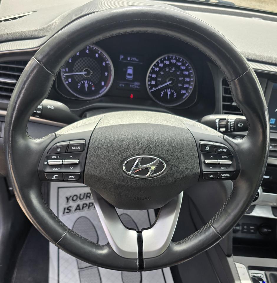 2020 Hyundai Elantra SEL Photo