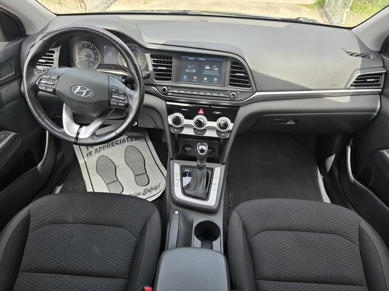 2020 Hyundai Elantra SEL Photo