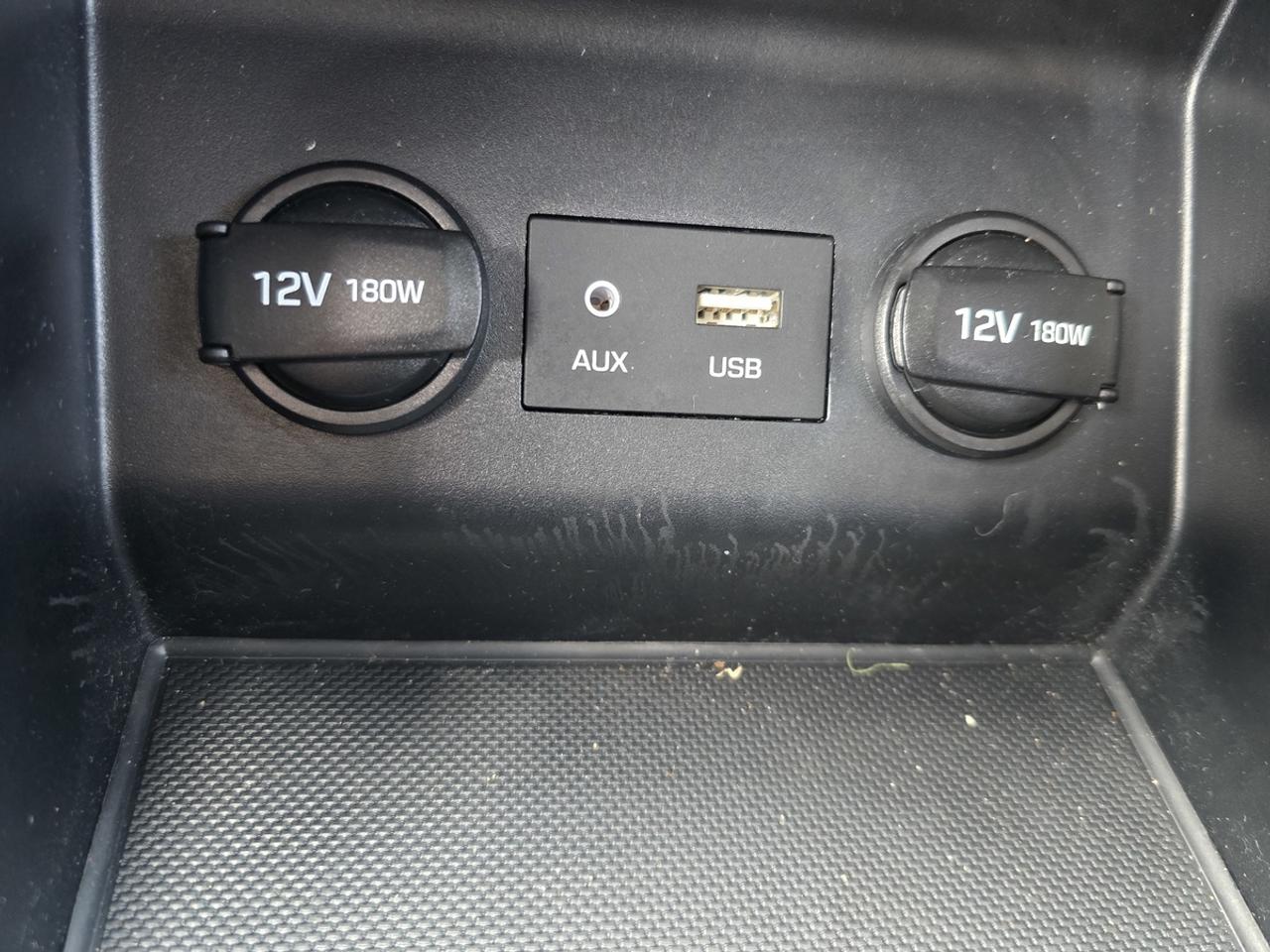 2020 Hyundai Elantra SEL Photo