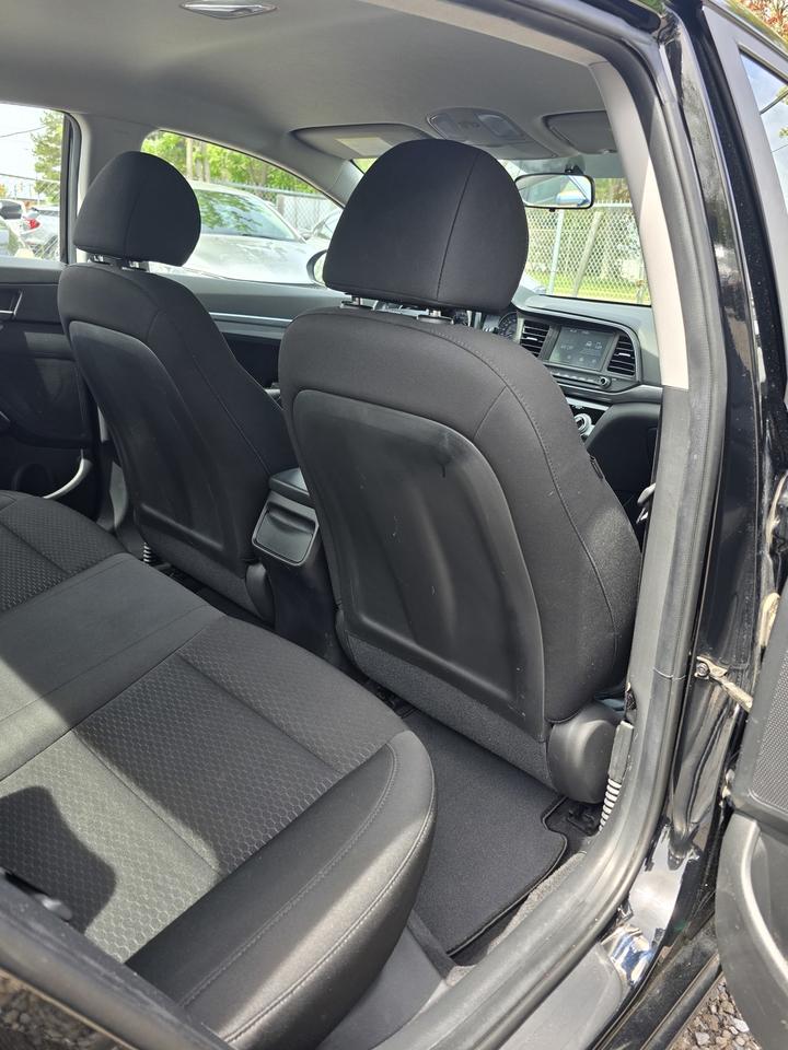 2020 Hyundai Elantra SEL Photo