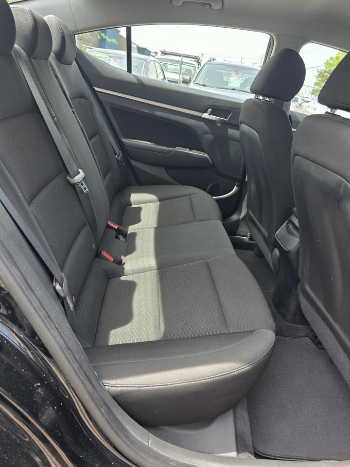 2020 Hyundai Elantra SEL Photo