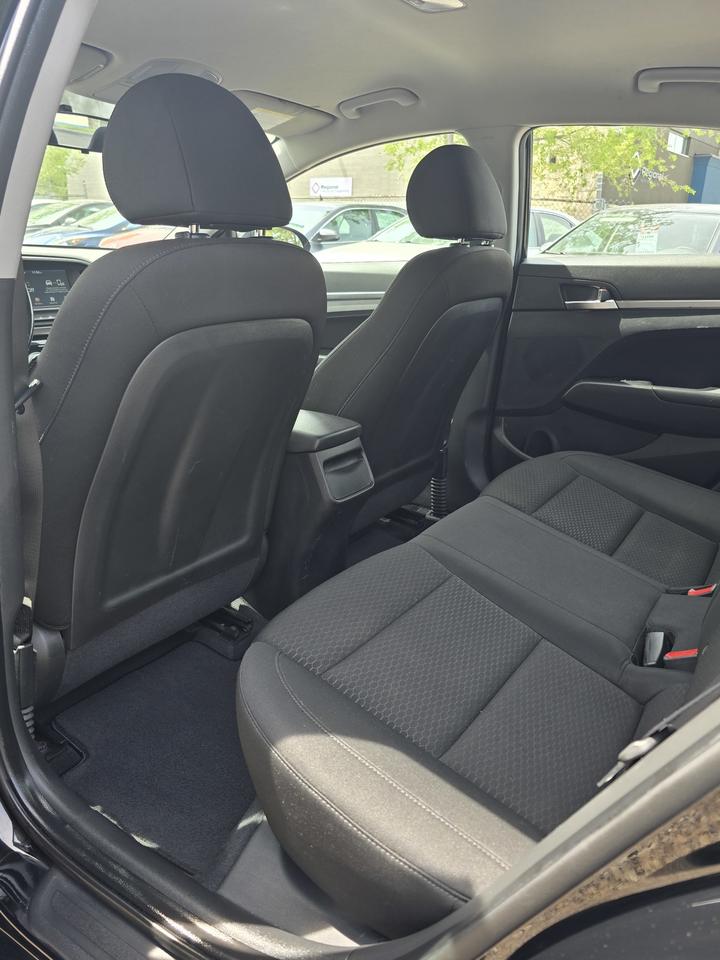 2020 Hyundai Elantra SEL Photo
