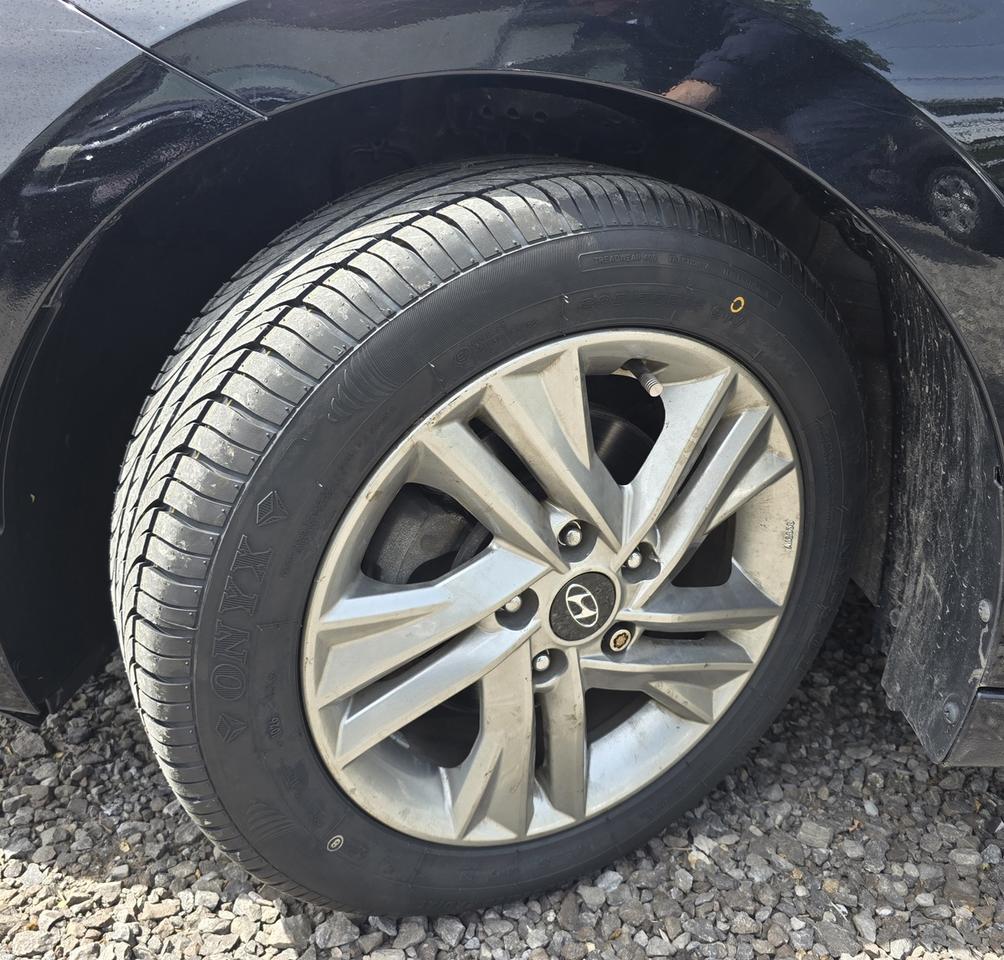 2020 Hyundai Elantra SEL Photo