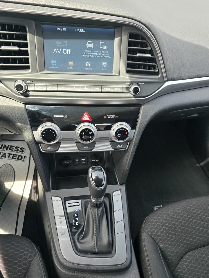 2020 Hyundai Elantra SEL Photo