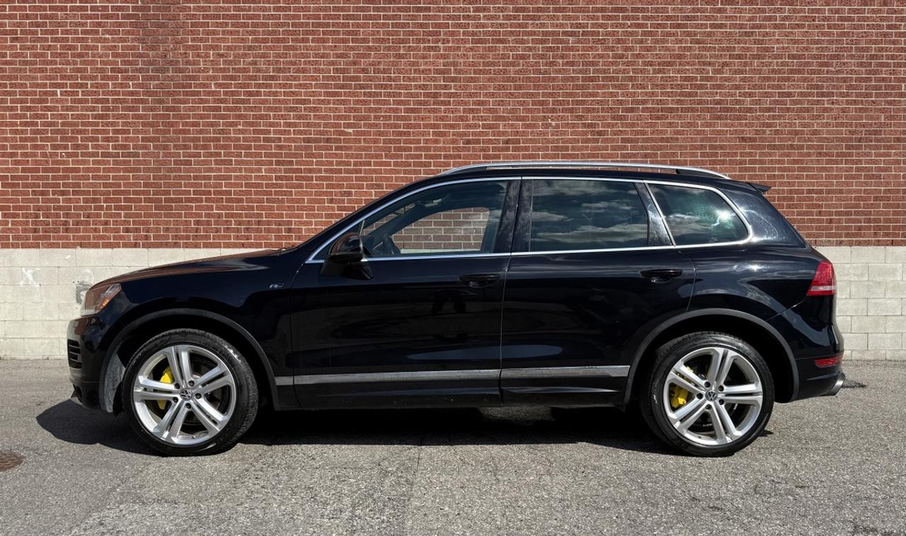 2014 Volkswagen Touareg Execline| R-Line Pkg| Panaroof| DynaAudio| Vw Serv Photo2