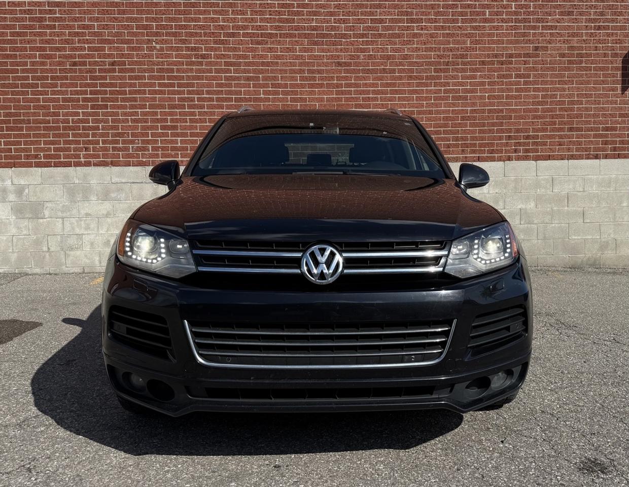 2014 Volkswagen Touareg Execline| R-Line Pkg| Panaroof| DynaAudio| Vw Serv Photo