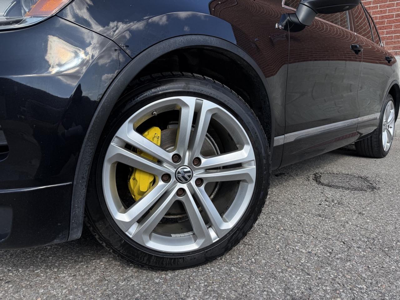 2014 Volkswagen Touareg Execline| R-Line Pkg| Panaroof| DynaAudio| Vw Serv Photo