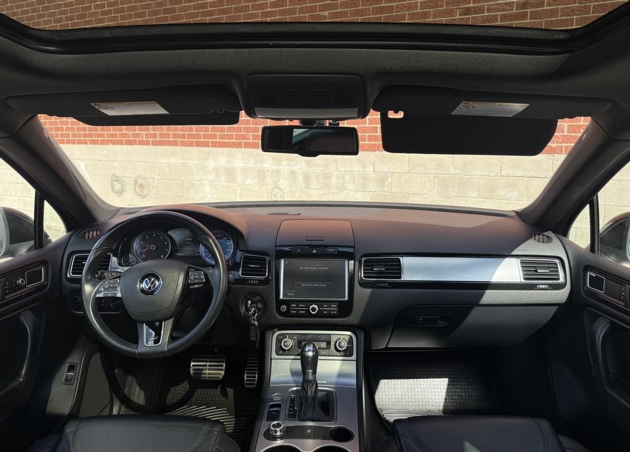 2014 Volkswagen Touareg Execline| R-Line Pkg| Panaroof| DynaAudio| Vw Serv Photo
