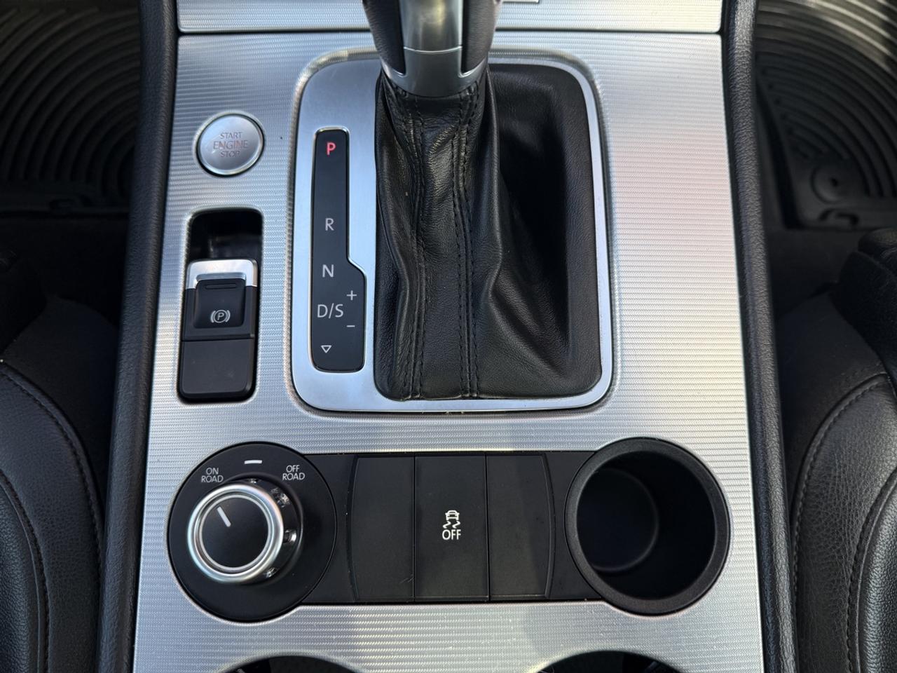 2014 Volkswagen Touareg Execline| R-Line Pkg| Panaroof| DynaAudio| Vw Serv Photo