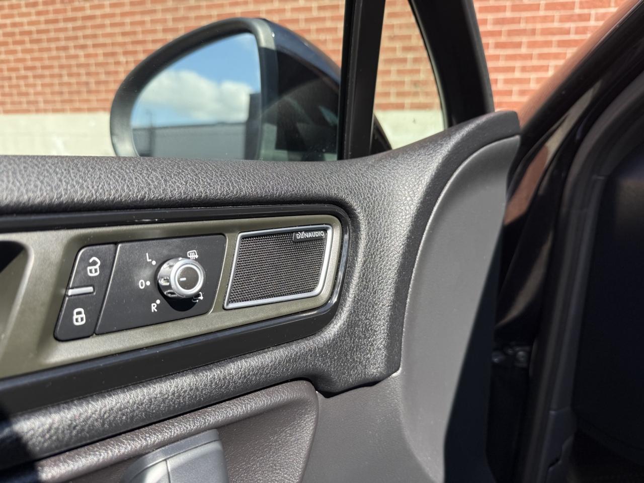 2014 Volkswagen Touareg Execline| R-Line Pkg| Panaroof| DynaAudio| Vw Serv Photo