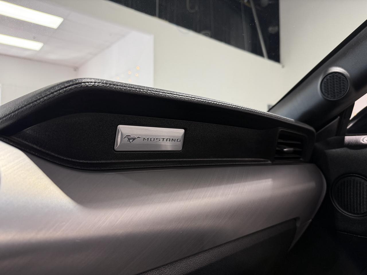 2019 Ford Mustang EB Premium Convertible|Clean Carfax|Leather Photo
