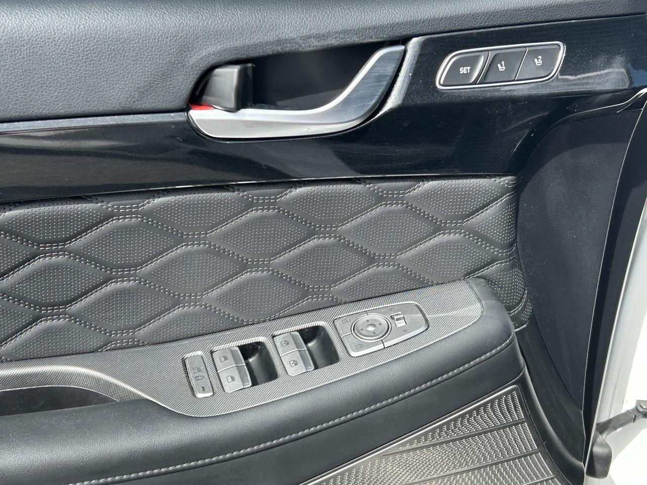 2022 Hyundai PALISADE Ultimate Calligraphy 7-Passenger AWD Photo
