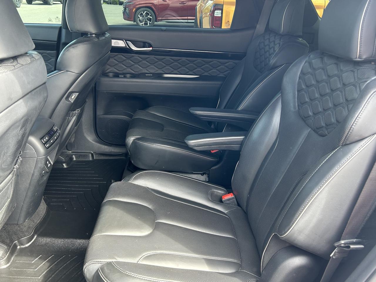 2022 Hyundai PALISADE Ultimate Calligraphy 7-Passenger AWD Photo
