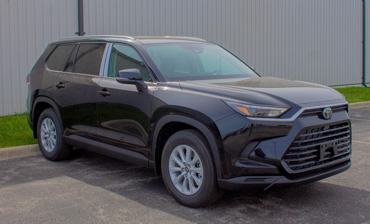 2026 Toyota Grand Highlander XLE 4dr All-Wheel Drive Photo2