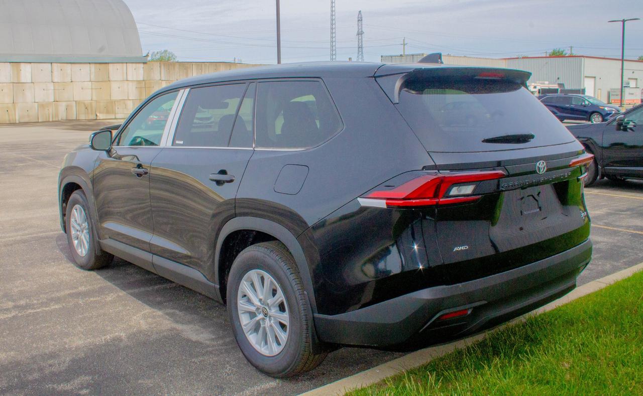 2026 Toyota Grand Highlander XLE 4dr All-Wheel Drive Photo