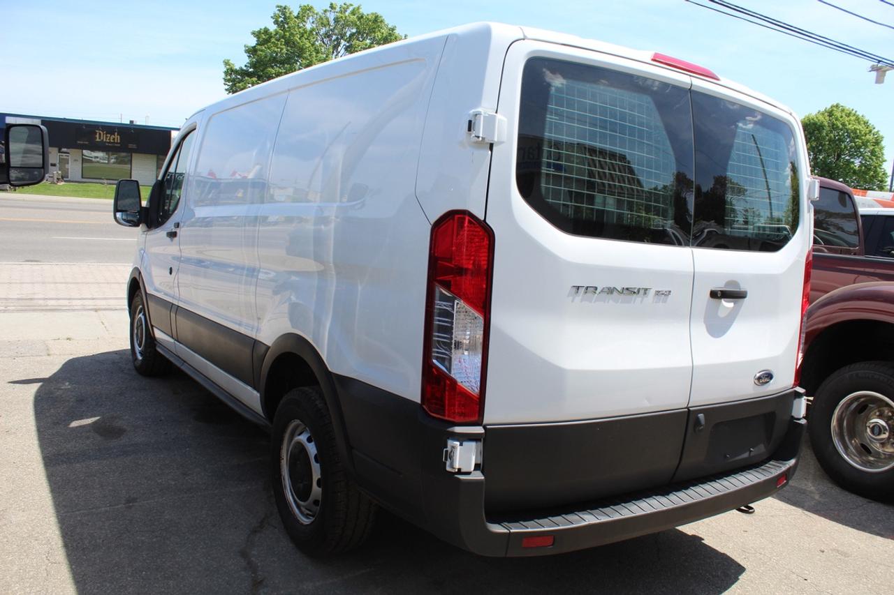 2020 Ford Transit T 150 Low Roof 130" Heated seats Back Cam Divider Photo4