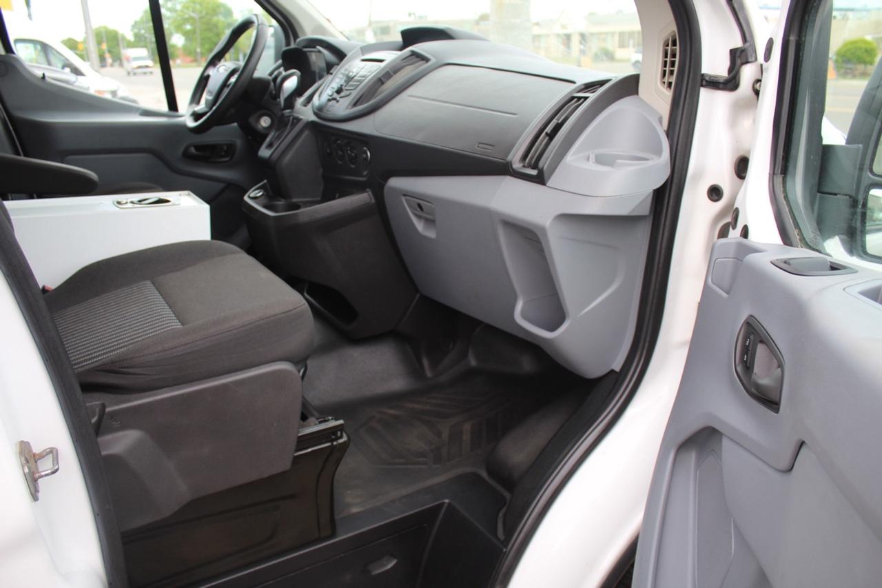 2018 Ford Transit T 150 Low Roof 130" Back cam divider Photo