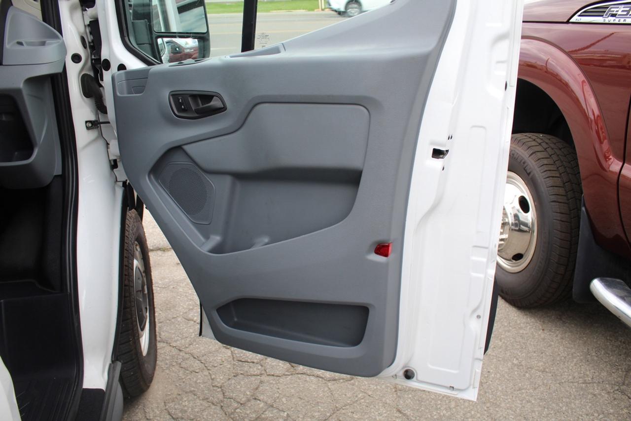2018 Ford Transit T 150 Low Roof 130" Back cam divider Photo