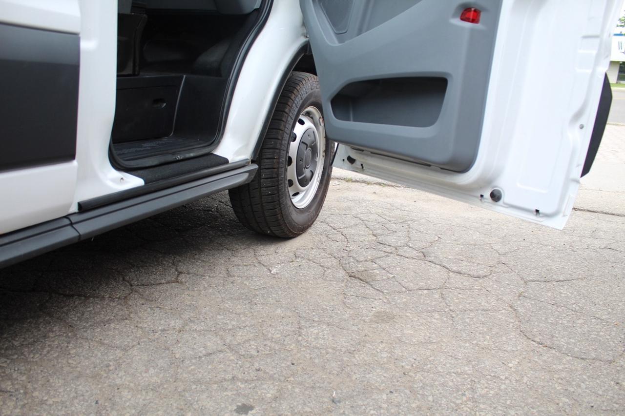 2018 Ford Transit T 150 Low Roof 130" Back cam divider Photo