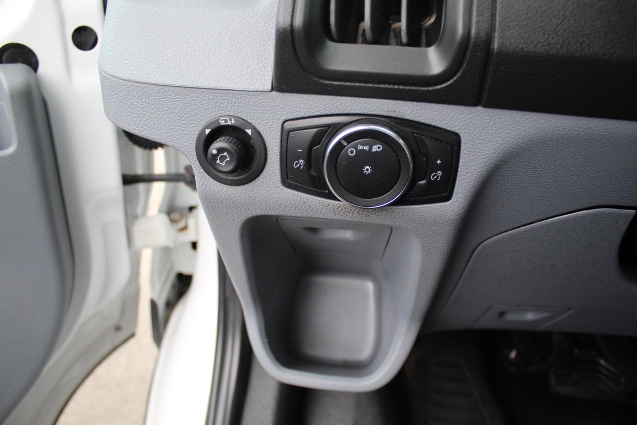 2018 Ford Transit T 150 Low Roof 130" Back cam divider Photo
