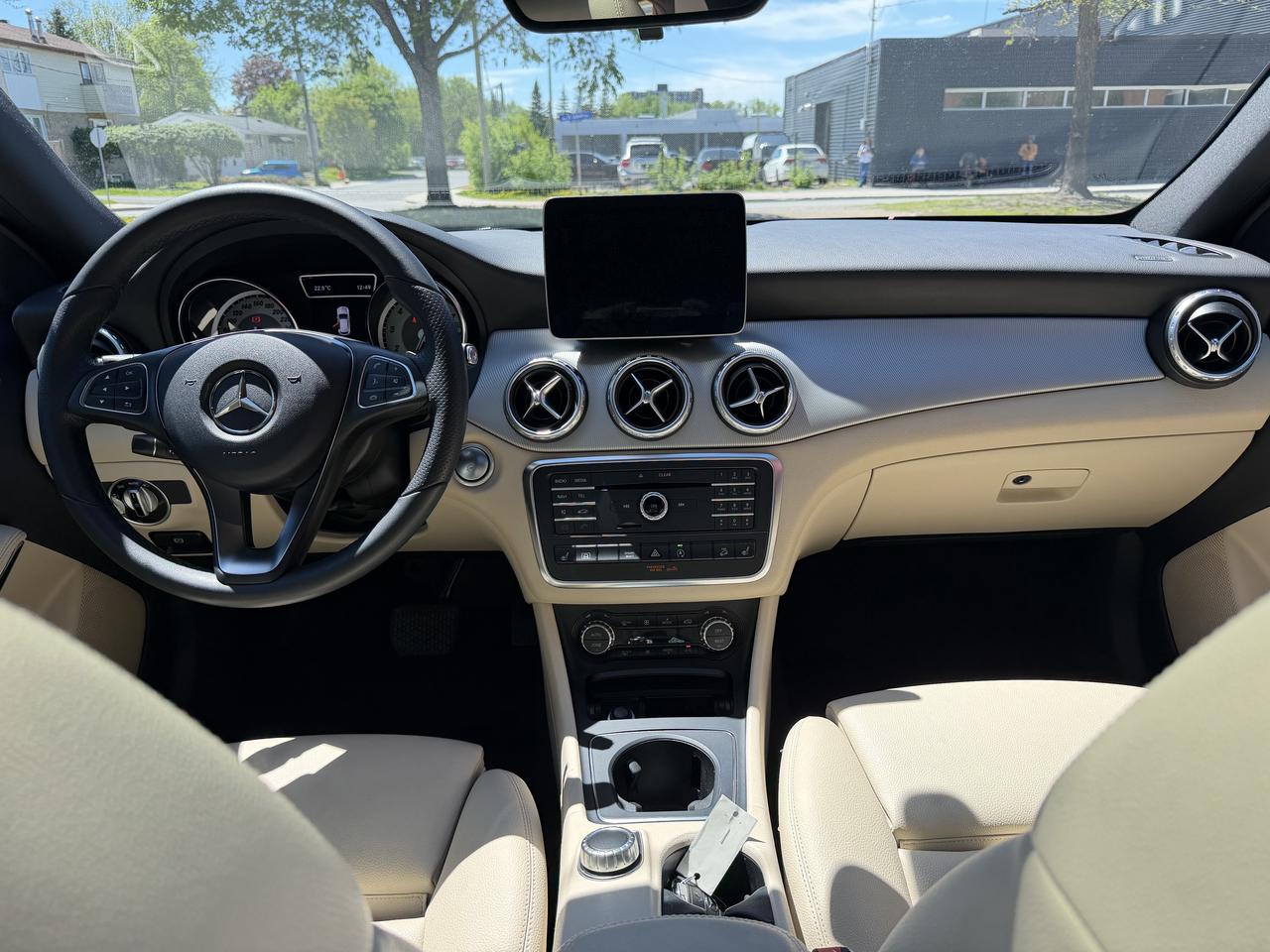 2017 Mercedes-Benz GLA-Class GLA250 4-MATIC Photo