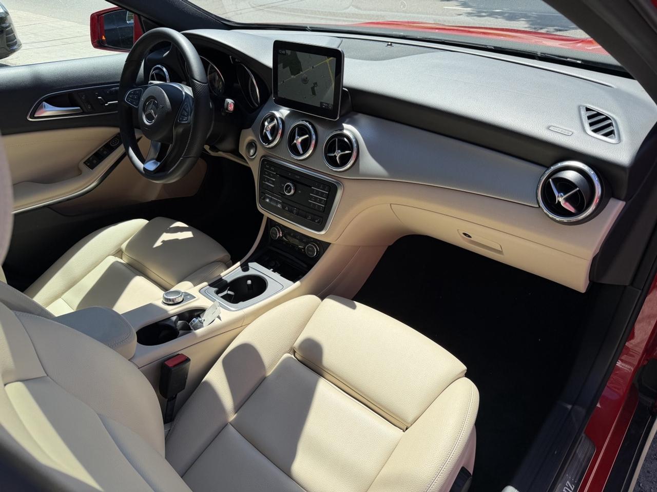2017 Mercedes-Benz GLA-Class GLA250 4-MATIC Photo