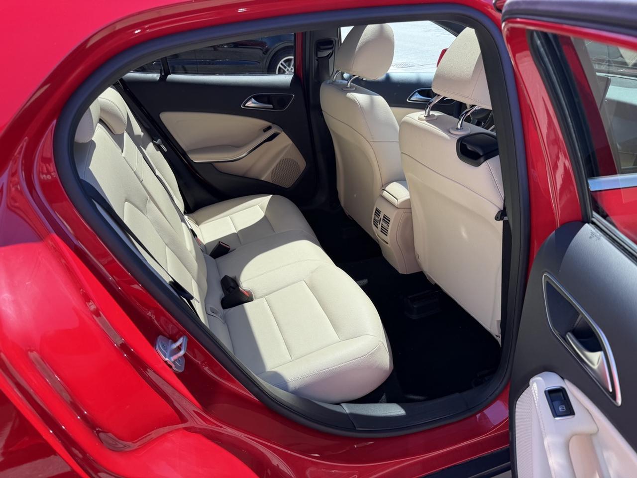 2017 Mercedes-Benz GLA-Class GLA250 4-MATIC Photo