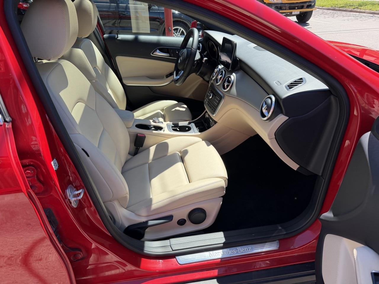 2017 Mercedes-Benz GLA-Class GLA250 4-MATIC Photo