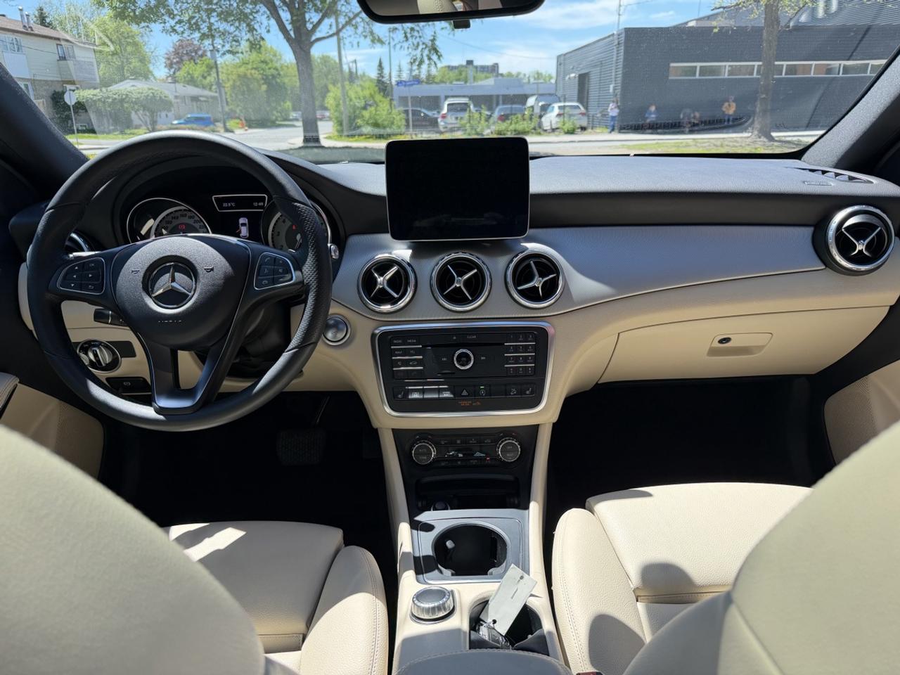 2017 Mercedes-Benz GLA-Class GLA250 4-MATIC Photo