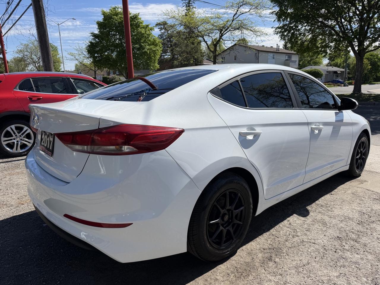 2017 Hyundai Elantra SE Photo3