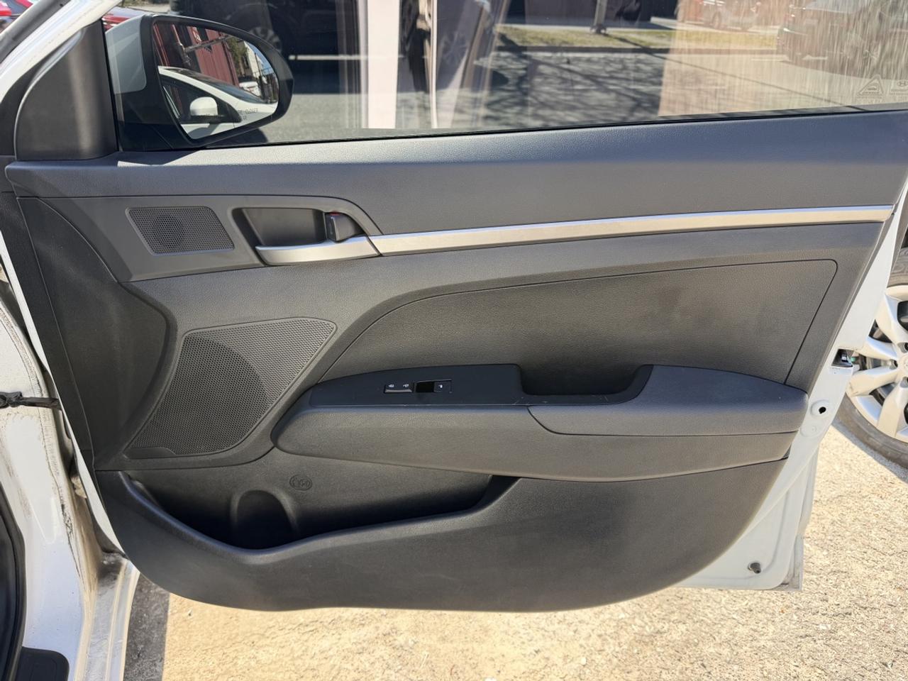 2017 Hyundai Elantra SE Photo