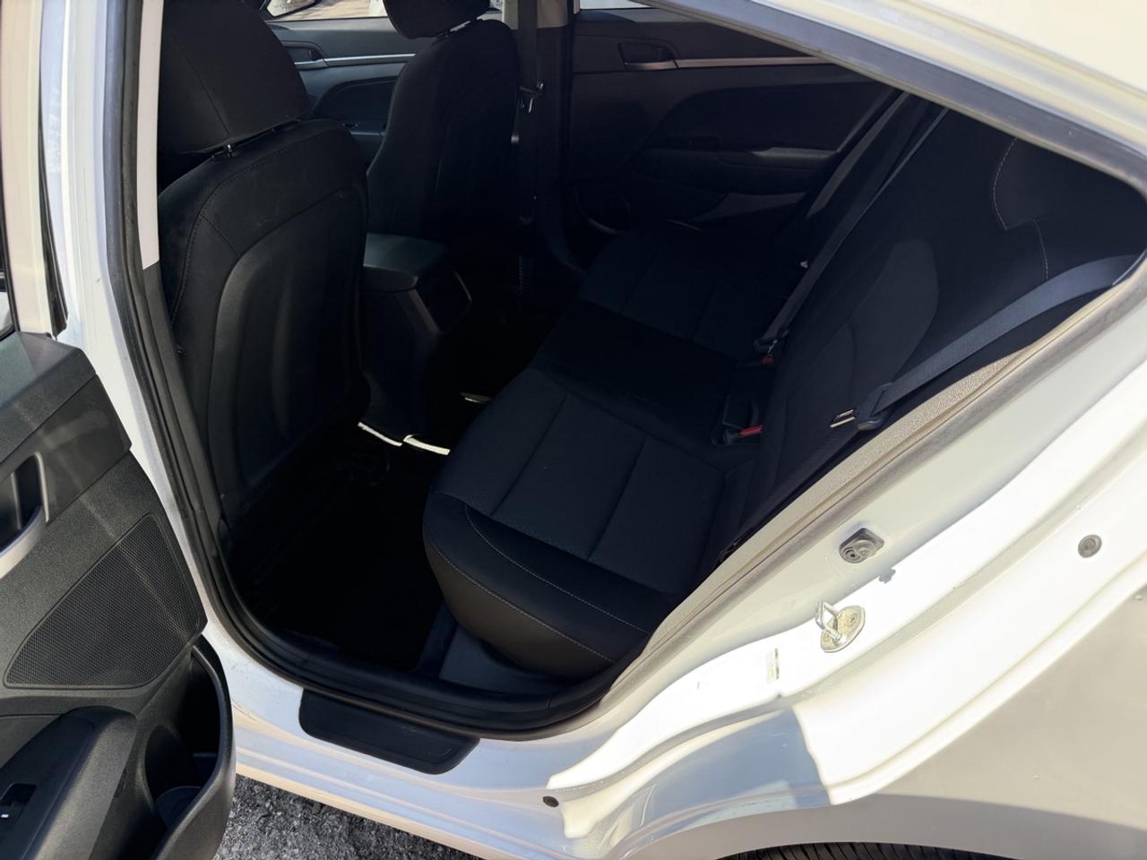 2017 Hyundai Elantra SE Photo