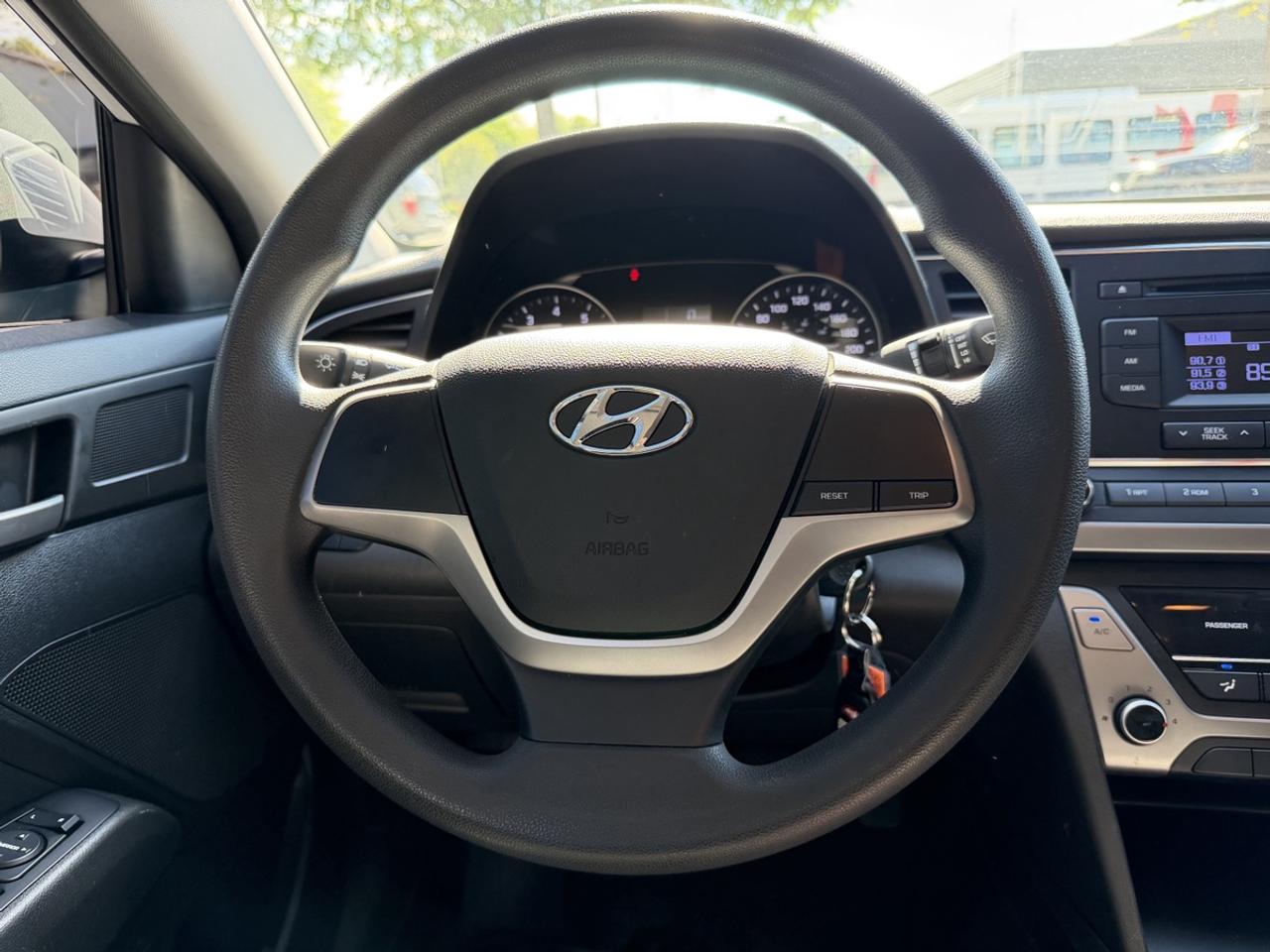 2017 Hyundai Elantra SE Photo