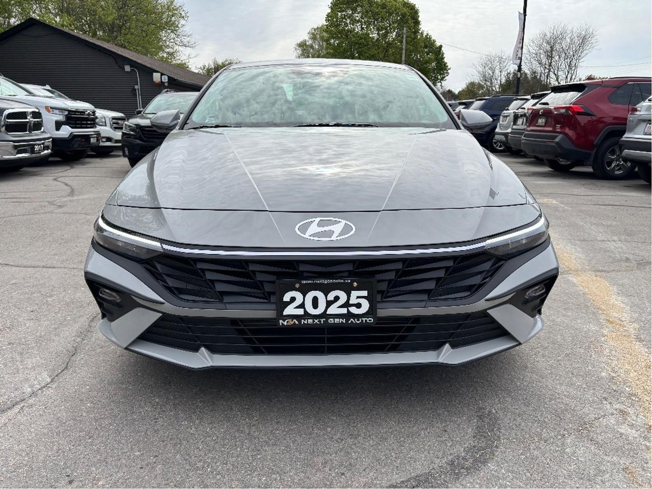 2025 Hyundai Elantra Preferred Photo2