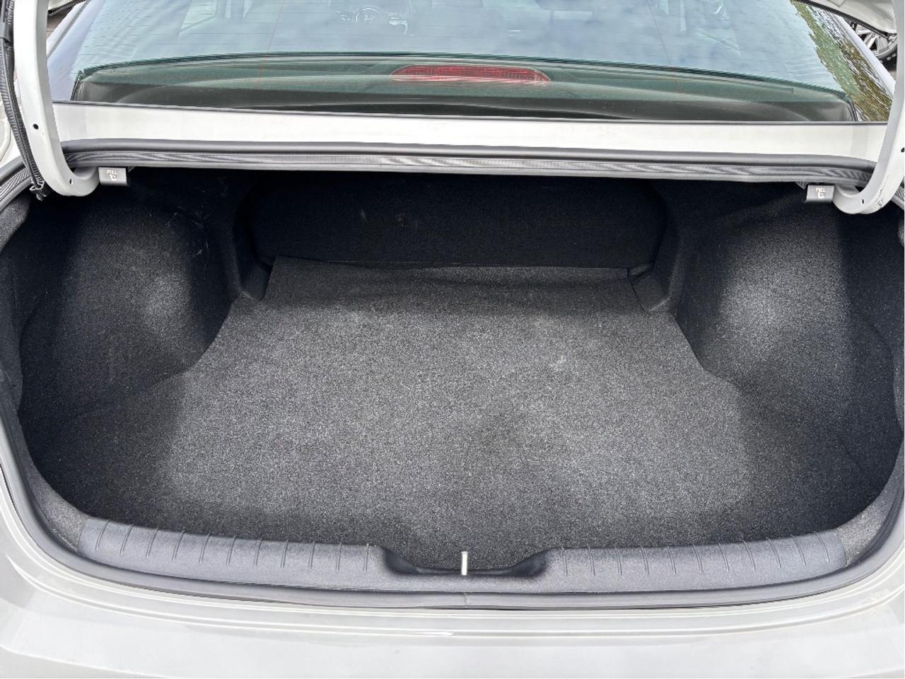 2025 Hyundai Elantra Preferred Photo