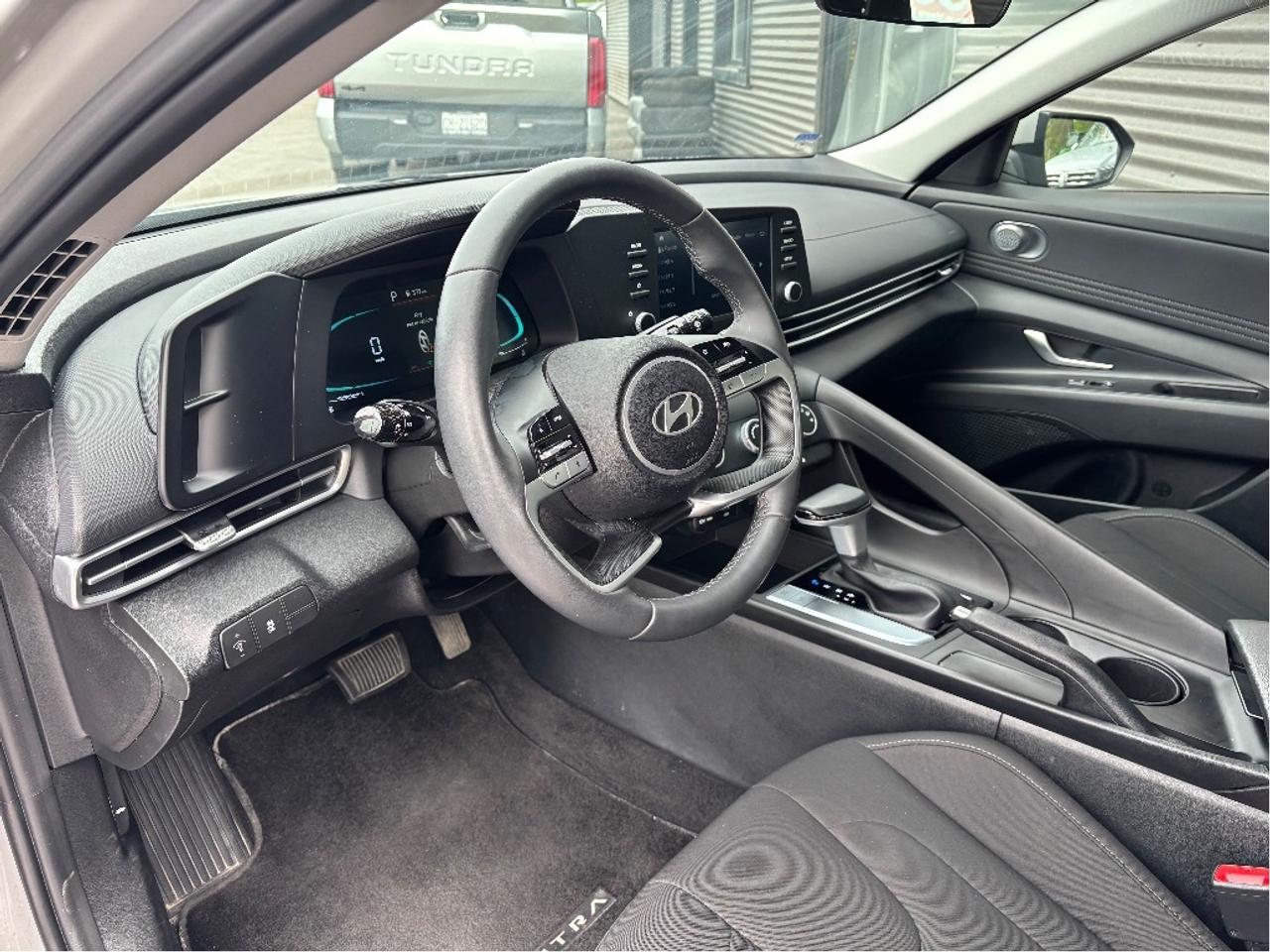 2025 Hyundai Elantra Preferred Photo