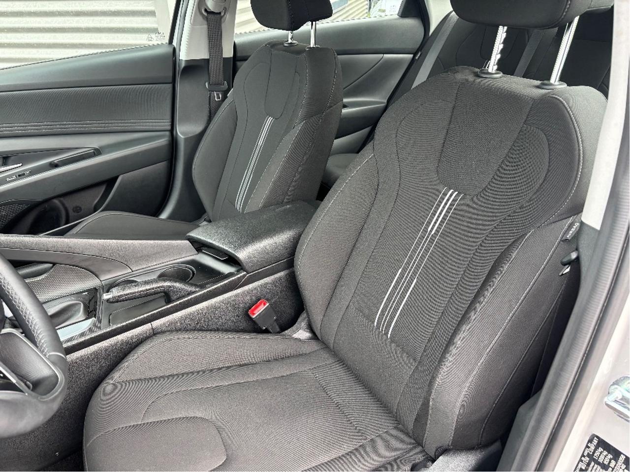 2025 Hyundai Elantra Preferred Photo