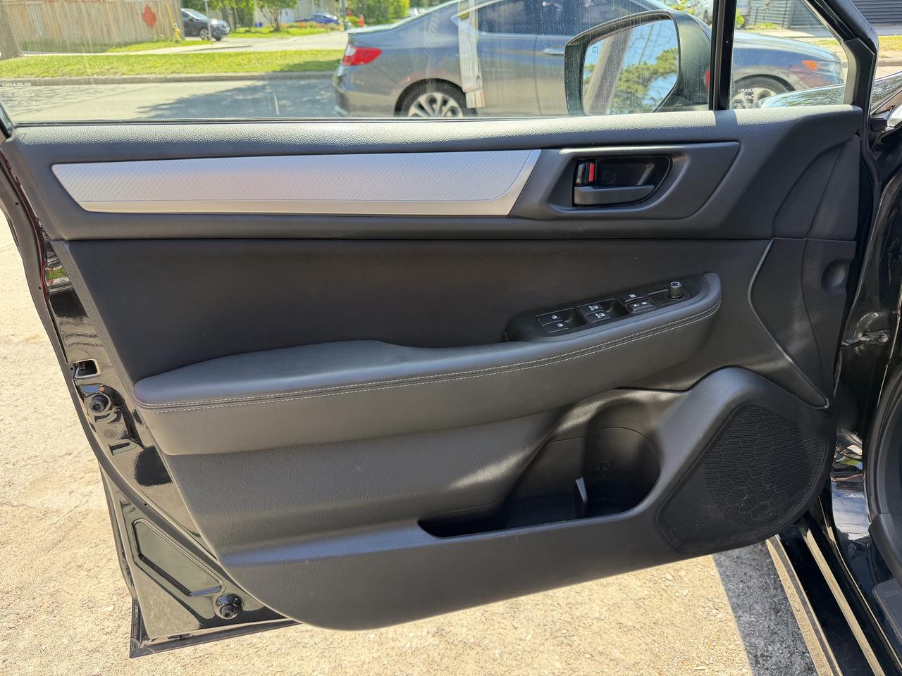 2016 Subaru Legacy 2.5 6-SPEED MANUAL Photo