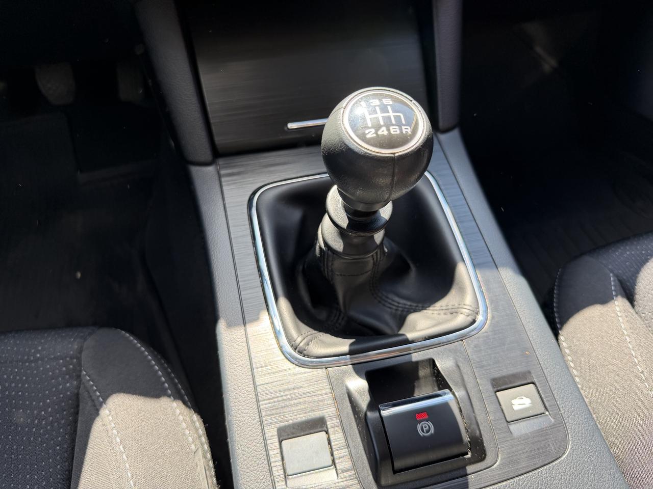 2016 Subaru Legacy 2.5 6-SPEED MANUAL Photo