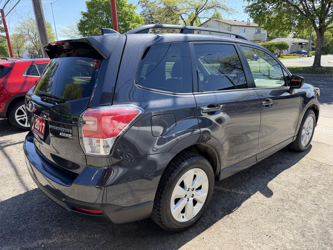 2017 Subaru Forester PREMIUM Photo