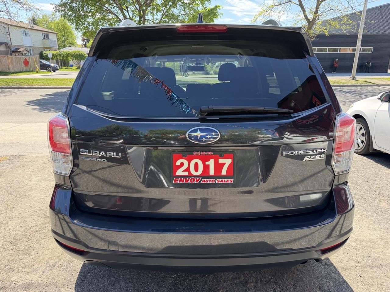 2017 Subaru Forester PREMIUM Photo4