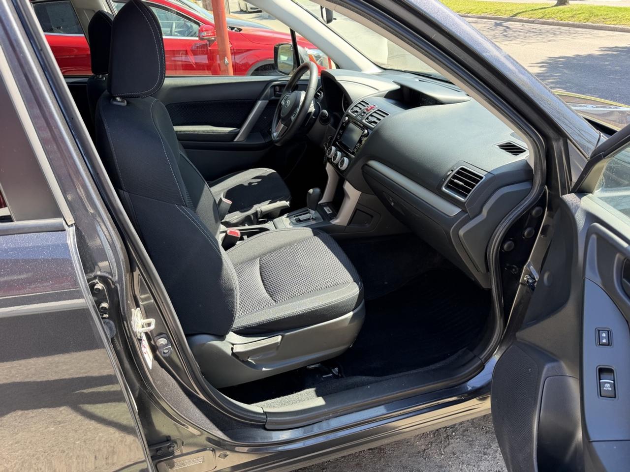 2017 Subaru Forester PREMIUM Photo