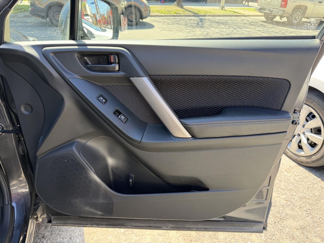 2017 Subaru Forester PREMIUM Photo