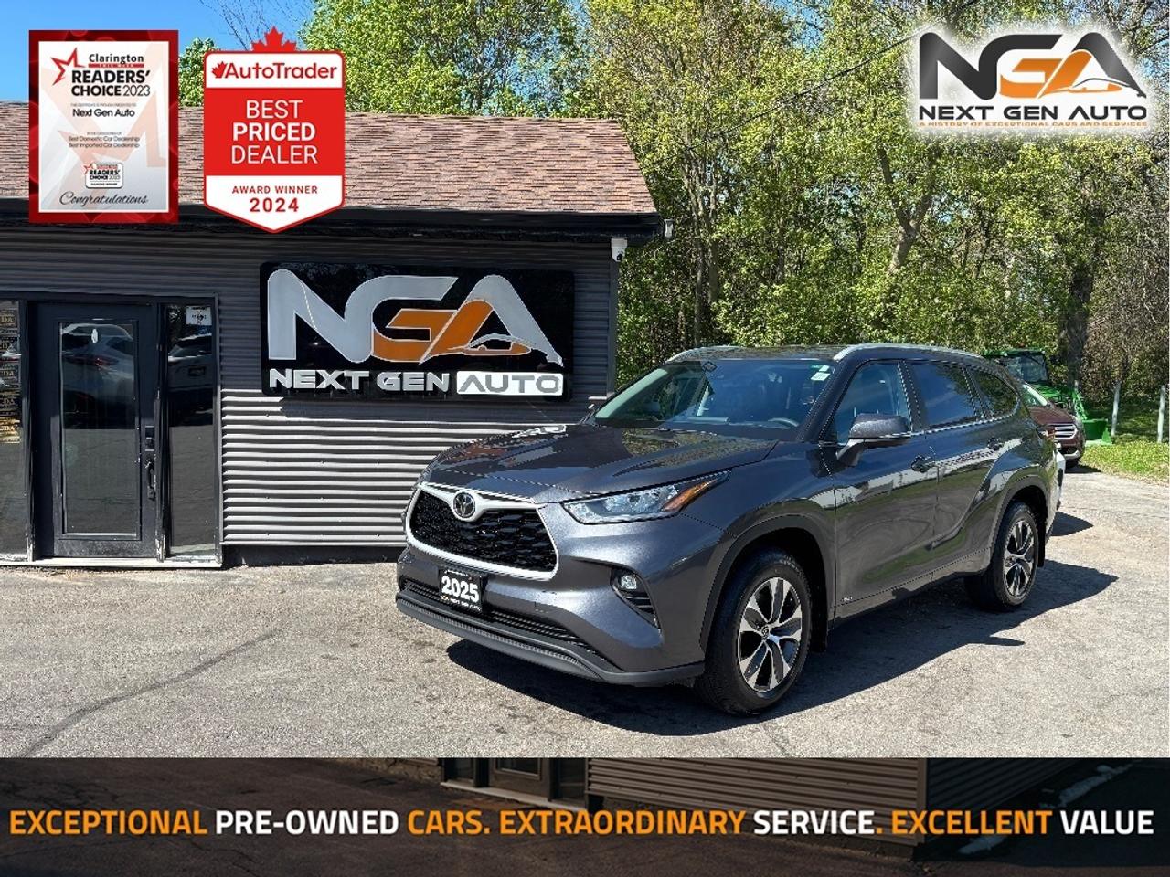 2025 Toyota Highlander XLE AWD 8 PASS SOFTEX LEATHER ROOF CLEAN