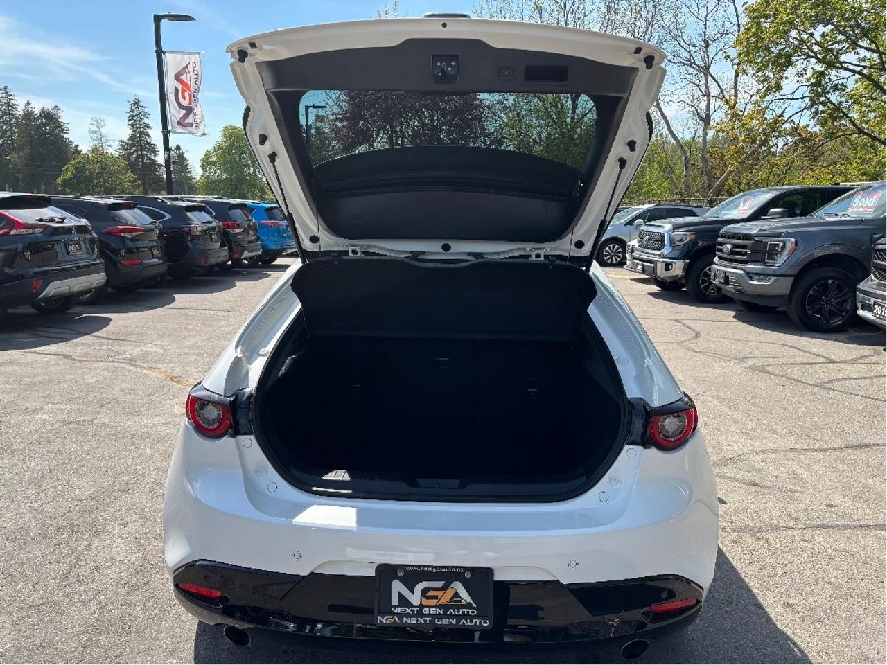 2023 Mazda MAZDA3 GT Photo
